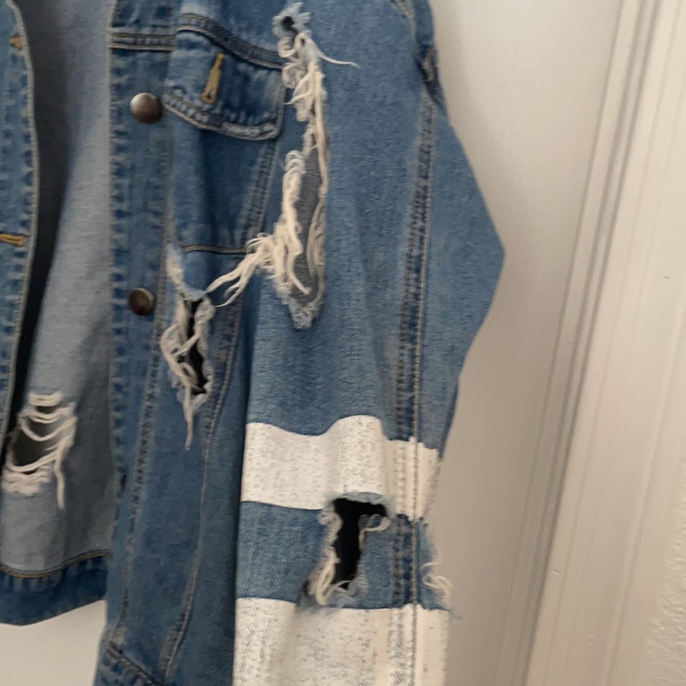 Jean jacket - Picture 5 of 11